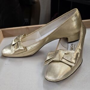 Joyce California Vintage 1960s 70s Gold Metallic Prom party Block Heels sz 7